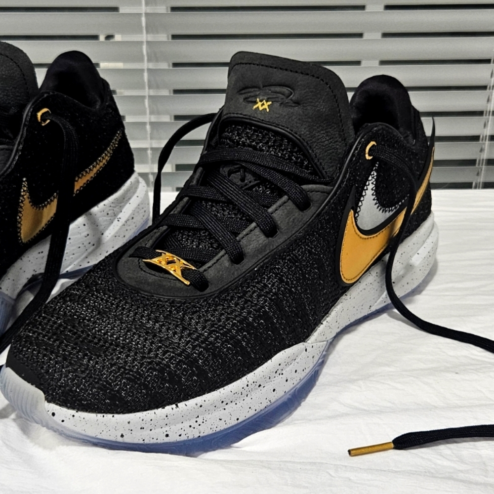 Nike Lebron James Fab 5 Black and Gold Athletic Shoes with Modern Design
